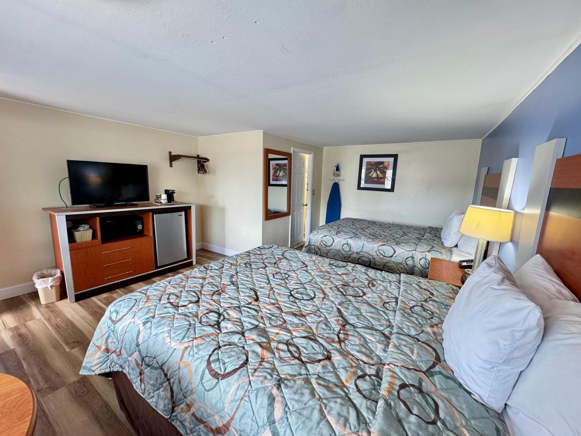Days Inn By Wyndham - Cape Cod West Yarmouth Exterior foto